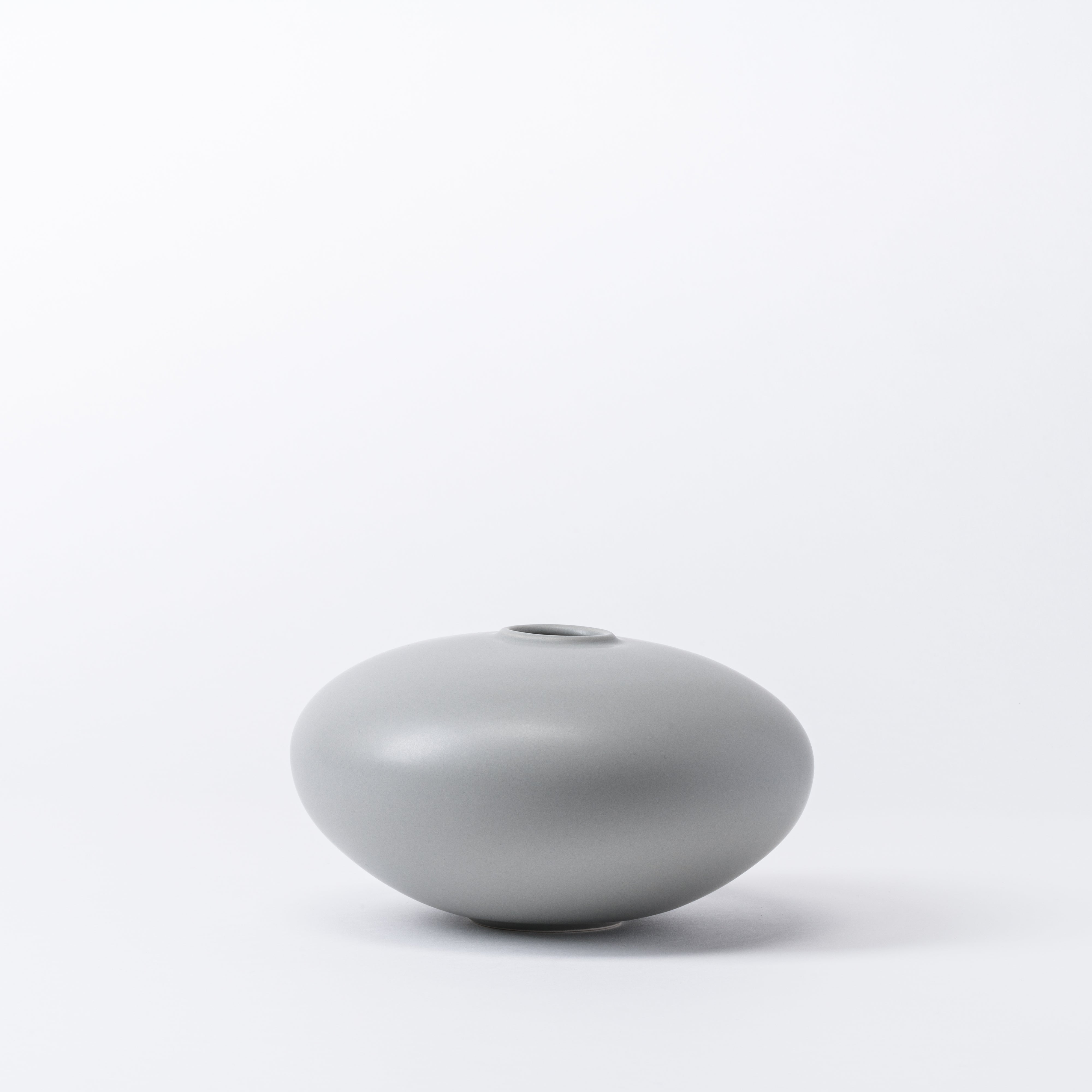 Small Misty Grey Pebble Disc Vase